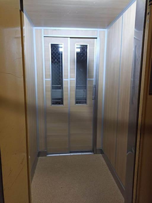 Trendy 2 Room Flat, Next To Corvin Mall Free Huge Garage! Ac,Dishwasher,Washmachine, Smart Tv Будапеща Екстериор снимка