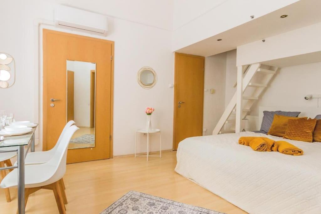 Trendy 2 Room Flat, Next To Corvin Mall Free Huge Garage! Ac,Dishwasher,Washmachine, Smart Tv Будапеща Екстериор снимка