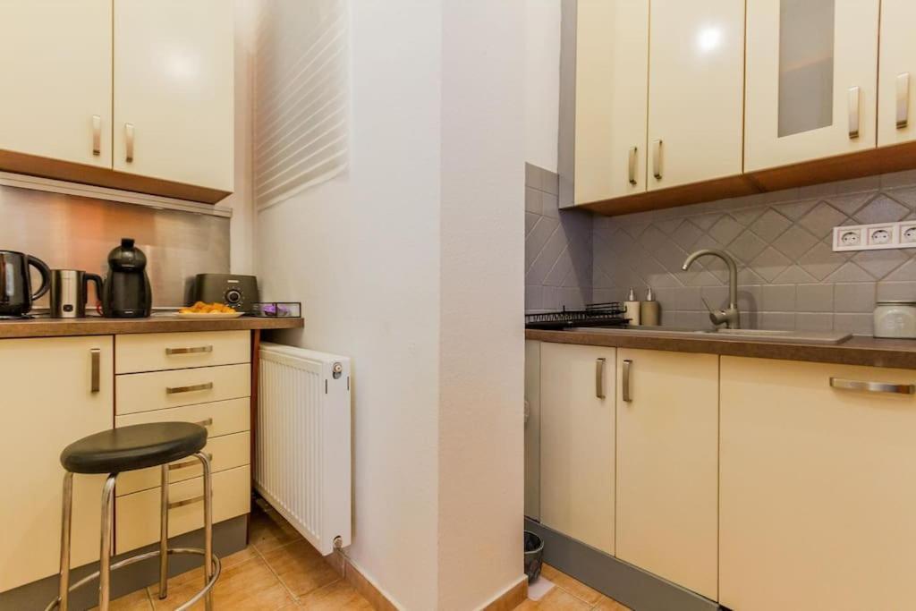 Trendy 2 Room Flat, Next To Corvin Mall Free Huge Garage! Ac,Dishwasher,Washmachine, Smart Tv Будапеща Екстериор снимка