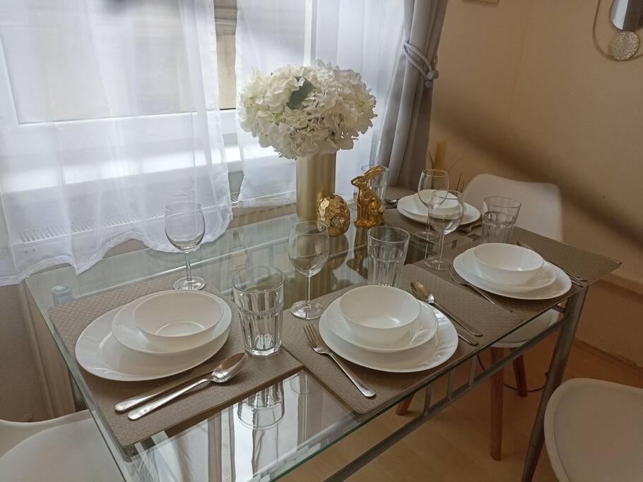 Trendy 2 Room Flat, Next To Corvin Mall Free Huge Garage! Ac,Dishwasher,Washmachine, Smart Tv Будапеща Екстериор снимка
