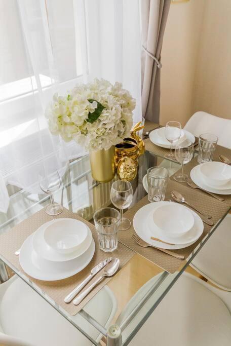 Trendy 2 Room Flat, Next To Corvin Mall Free Huge Garage! Ac,Dishwasher,Washmachine, Smart Tv Будапеща Екстериор снимка