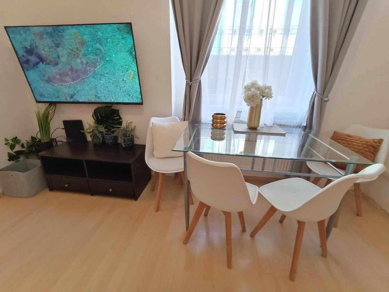Trendy 2 Room Flat, Next To Corvin Mall Free Huge Garage! Ac,Dishwasher,Washmachine, Smart Tv Будапеща Екстериор снимка