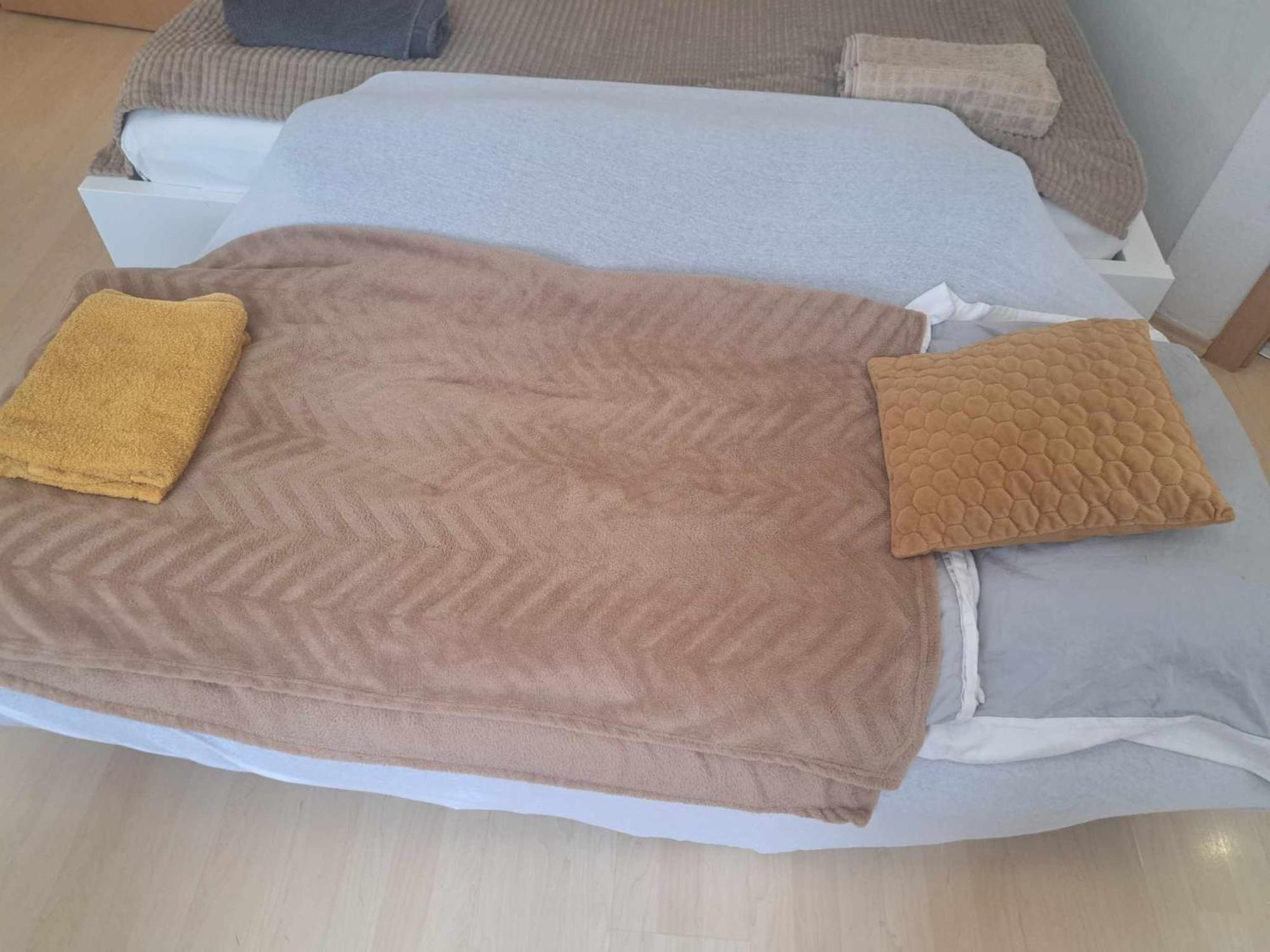 Trendy 2 Room Flat, Next To Corvin Mall Free Huge Garage! Ac,Dishwasher,Washmachine, Smart Tv Будапеща Стая снимка