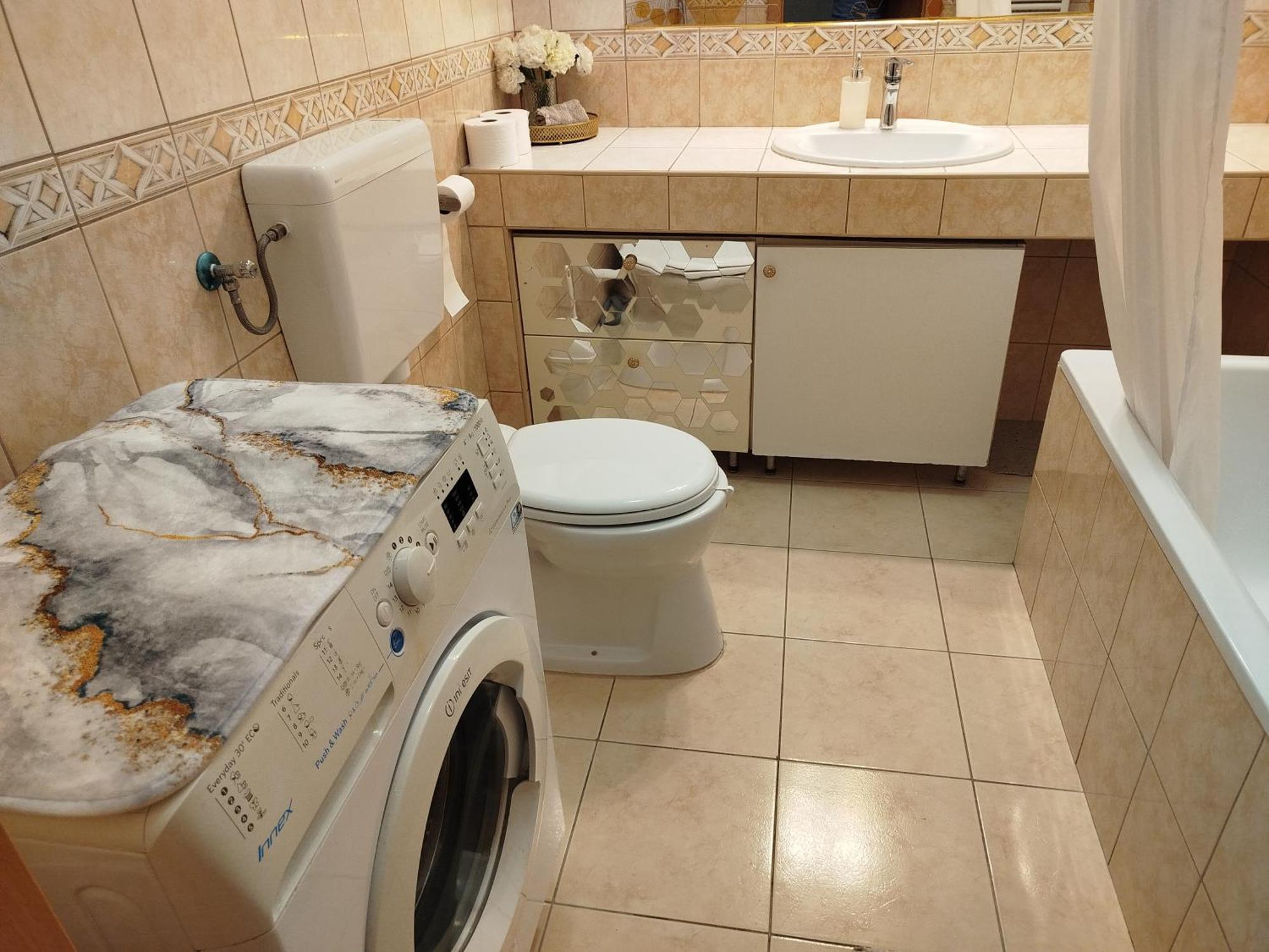 Trendy 2 Room Flat, Next To Corvin Mall Free Huge Garage! Ac,Dishwasher,Washmachine, Smart Tv Будапеща Екстериор снимка